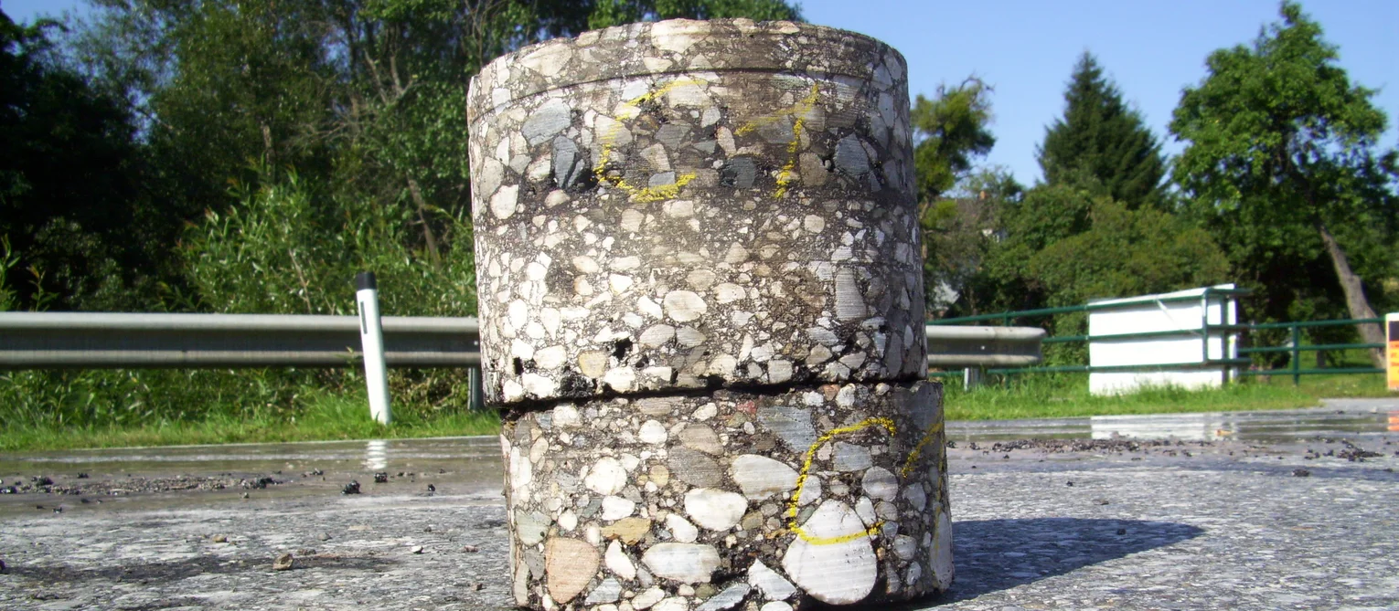 Baustelle Asphalt Bohrkern